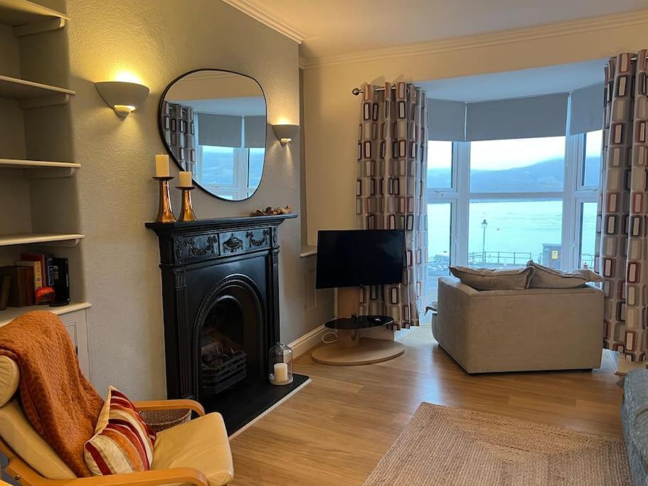 Harbourside 2 Bed Apartment, Barmouth Bridge Views Экстерьер фото